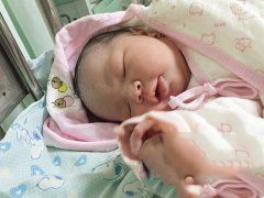 恭喜陆先生喜得一女